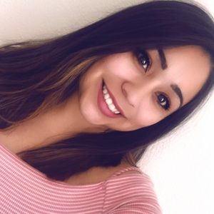 Meet your Posher, Gabriela